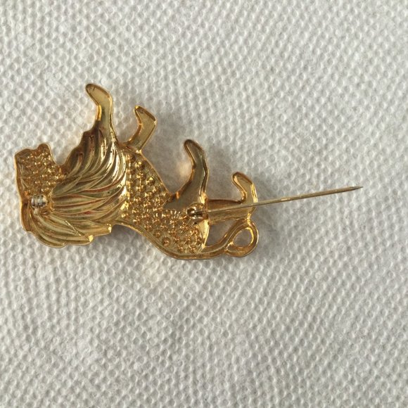 Gold tone lion brooch pin pendent missing two "stones" sell as is - Picture 6 of 6